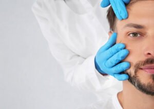 Cirugía estética en hombres: qué operaciones son las más demandas