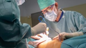 Entendiendo la contractura capsular y el recambio protésico