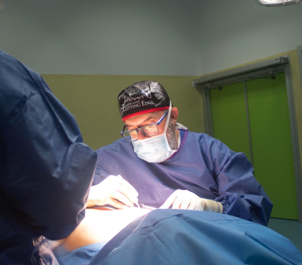 dr. sanz en quirófano