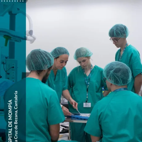 Elena Cabaleiro imparte una clase de suturas en el Hospital Mompía — fotografía 1