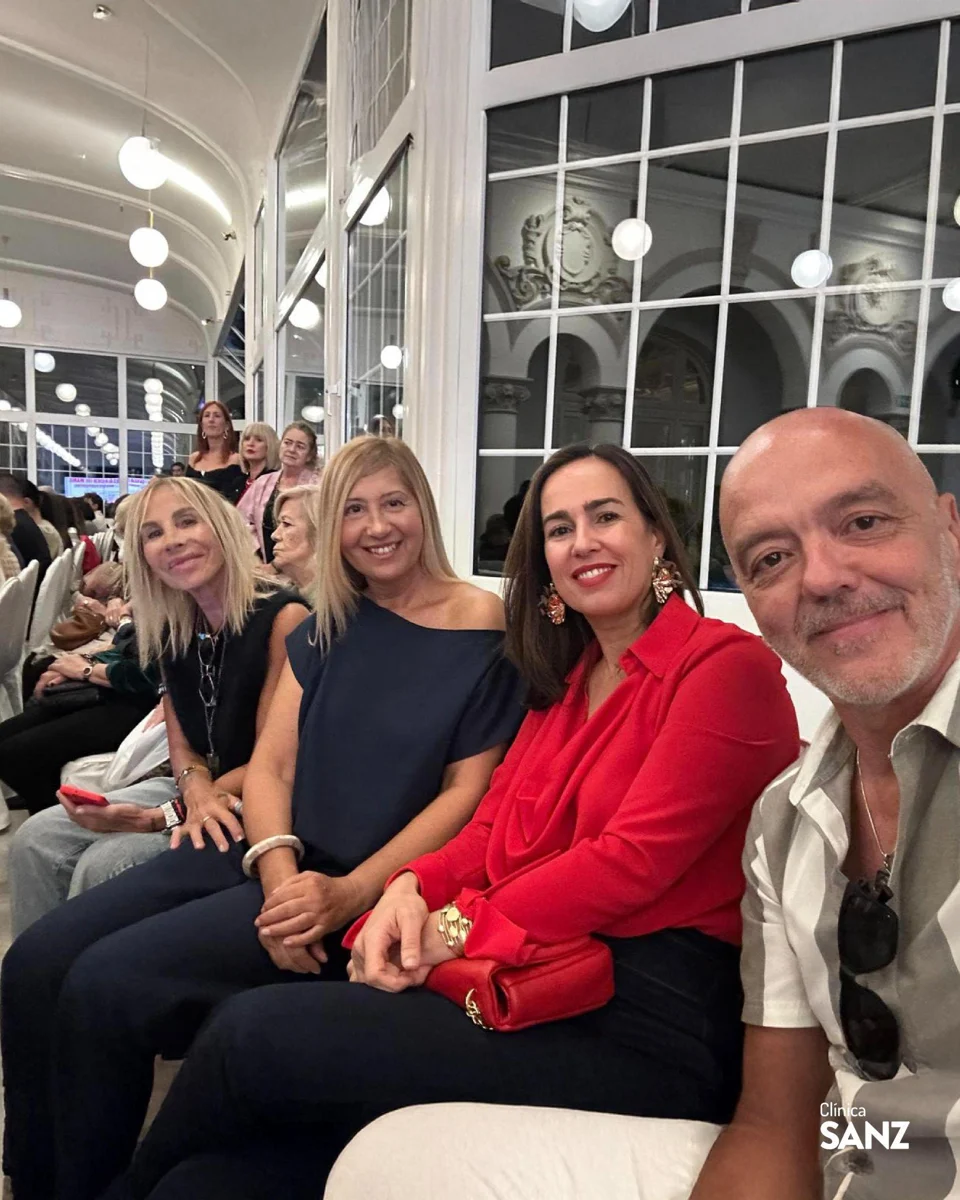 Clínica Dr. Sanz en la Pasarela Solidaria Contra el Cáncer de Mama — fotografía 2