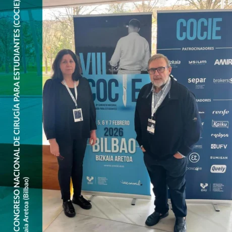 El Dr. Sanz imparte un taller de microcirugía en COCIE 2026 — fotografía 1
